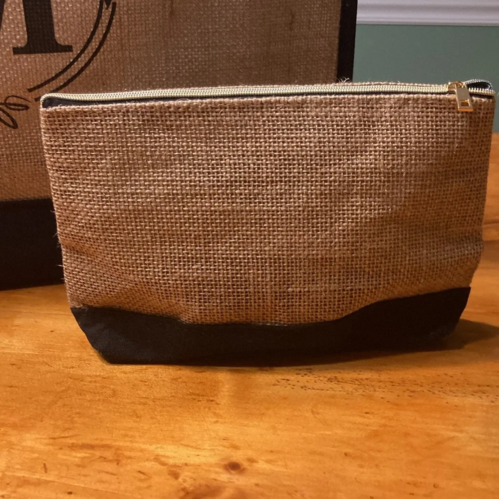 ‘M’ Initial Burlap Tote Bag & Matching Makeup Bag - Picture 6 of 10